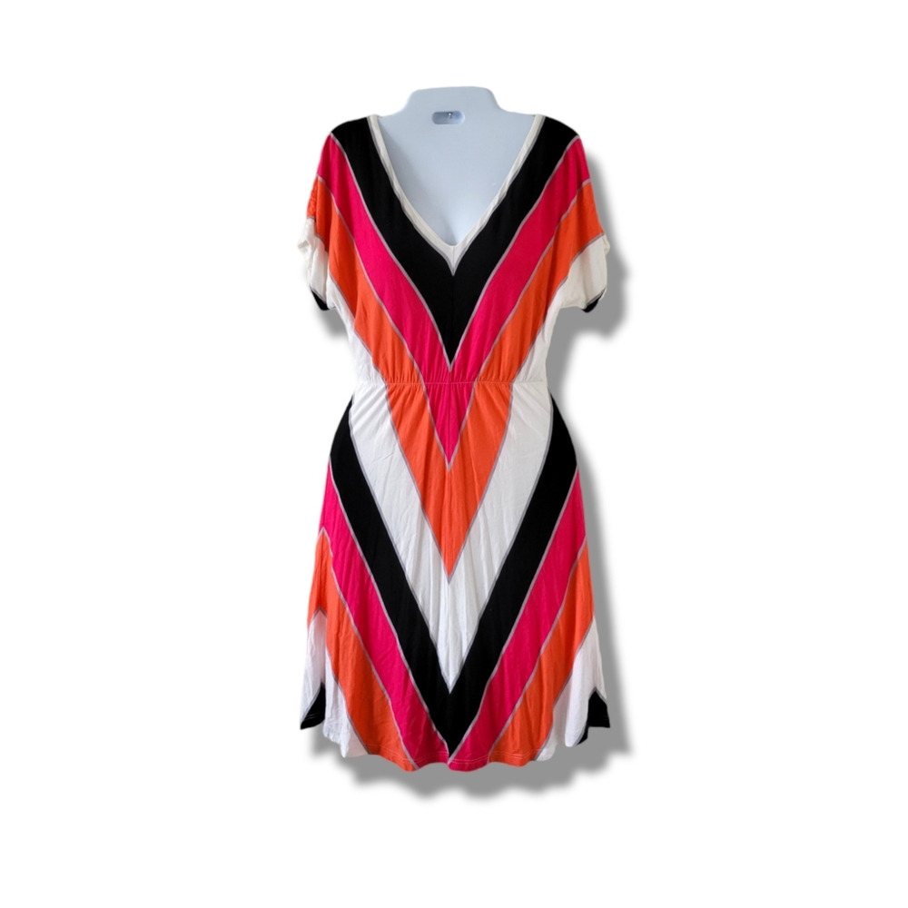 Felicity & Coco | Colorful Chevron Stripe Jersey Short-sleeved Dress